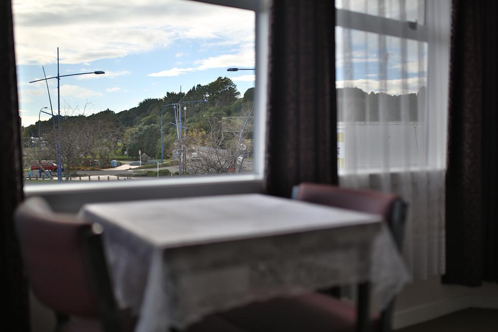 Masonic Hotel Waitara Екстер'єр фото