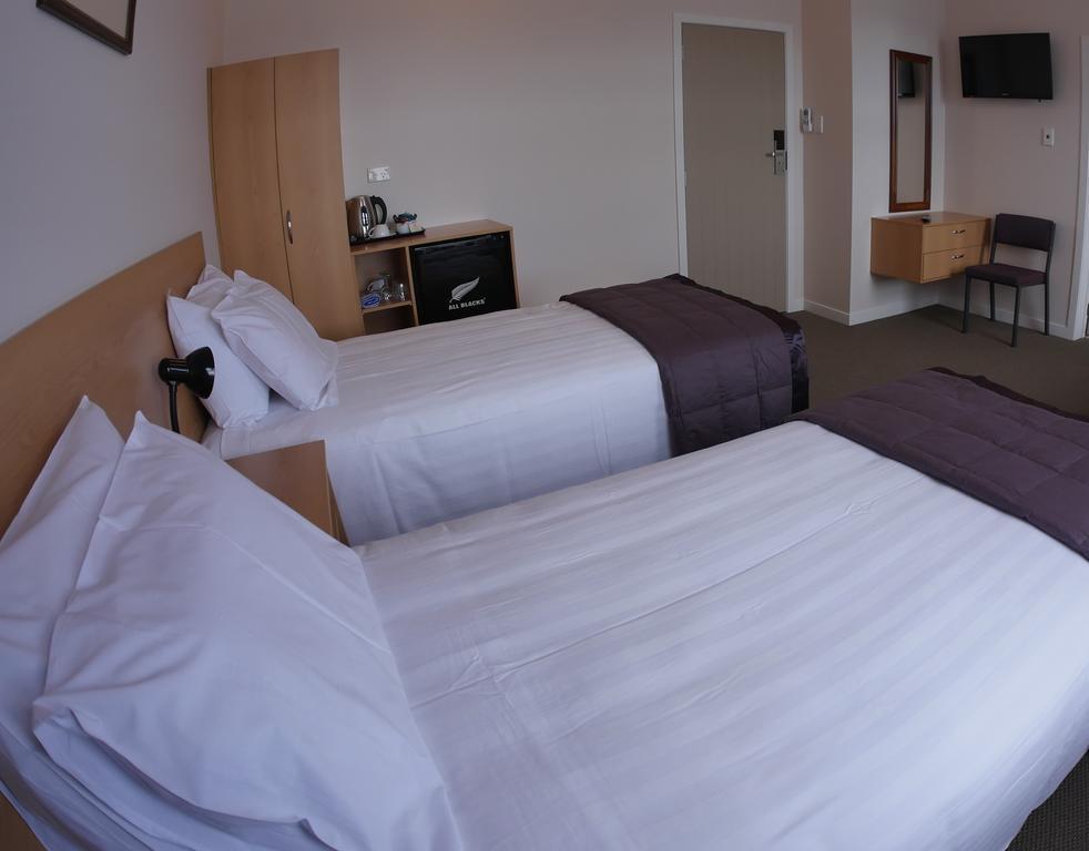Masonic Hotel Waitara Екстер'єр фото