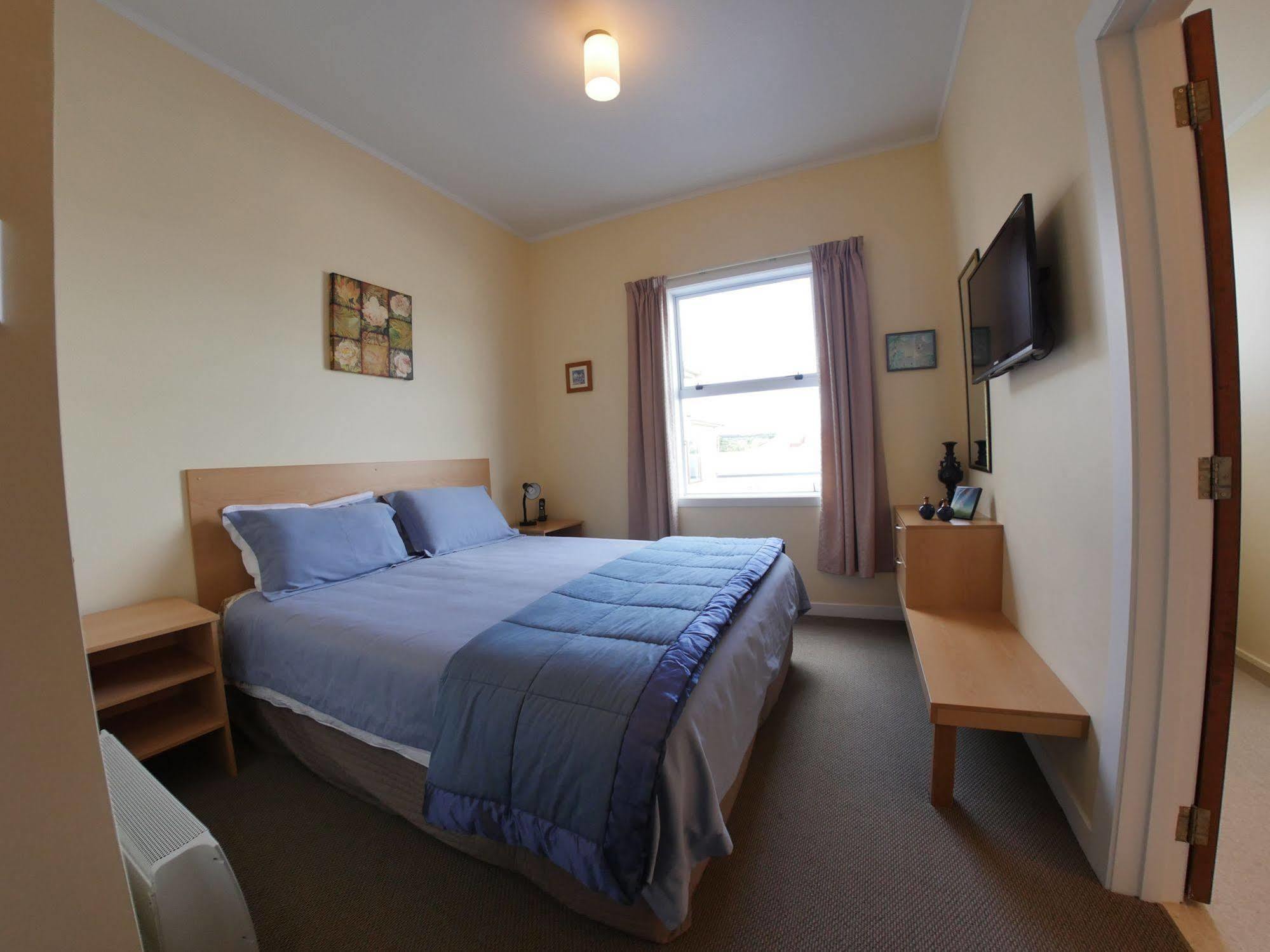 Masonic Hotel Waitara Екстер'єр фото