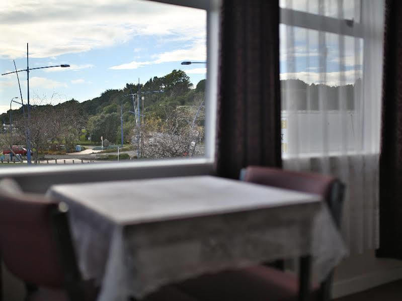 Masonic Hotel Waitara Екстер'єр фото